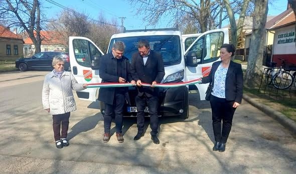 Megérkezett a vadonatúj teherautó Mezőfalvára – a Versenyképes Járások Program hozta a fejlesztést
