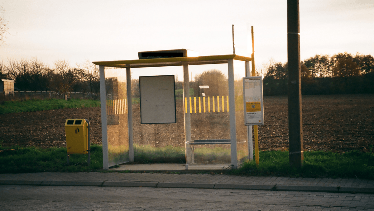 Újabb fejlesztések Perkátán: korszerű buszvárók várják hamarosan a helyi utasokat