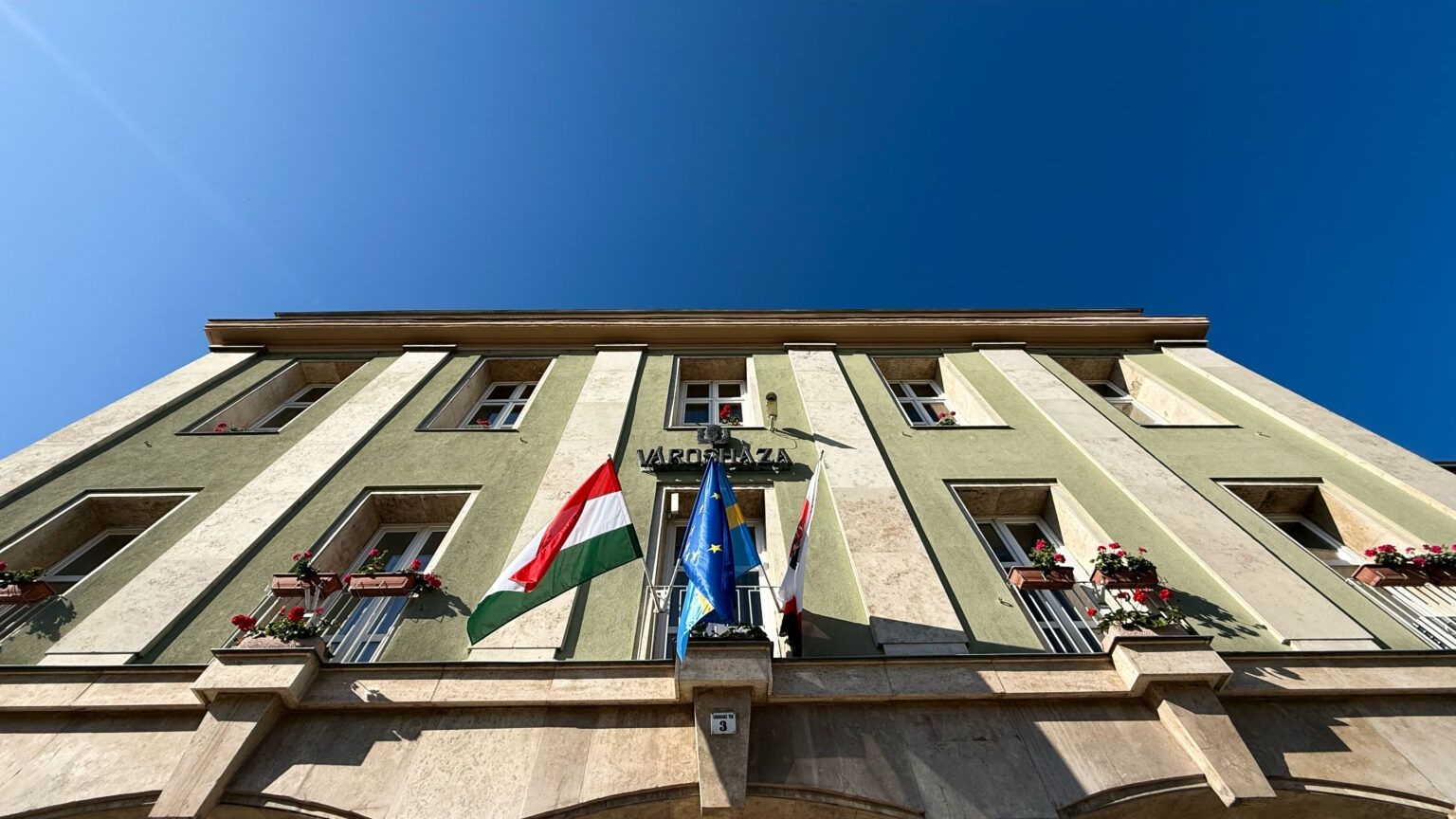 Új fejlesztések indulnak Komlón a Versenyképes Járások Program keretében